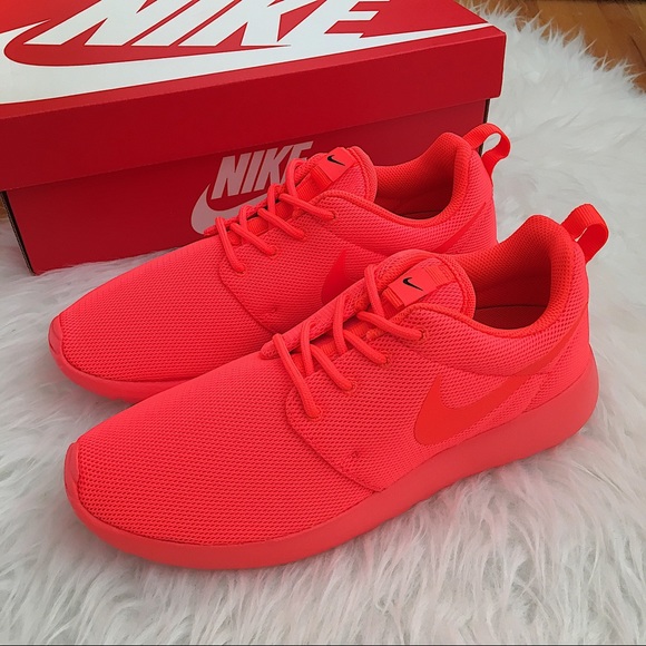 NEW Nike Rare Roshe One Women’s Sneakers - Picture 2 of 6